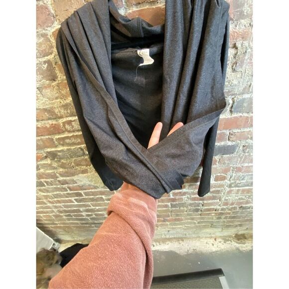 ZYIA Active Haze Yoga Shawl Pullover Wrap Hooded Shirt Twist Top Dark Gray SZ Me - Picture 4 of 7